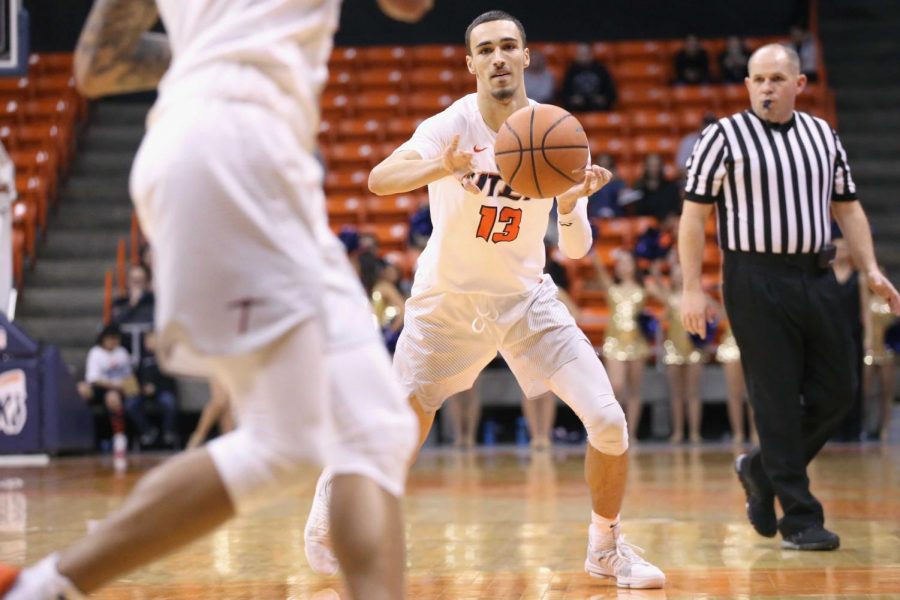 Isiah Osborne finds the open man for one of his two assist. 