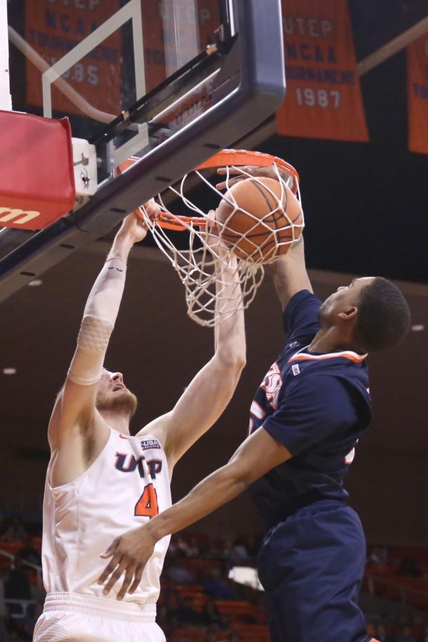 Matt Willms dunks all over the defender for two. 