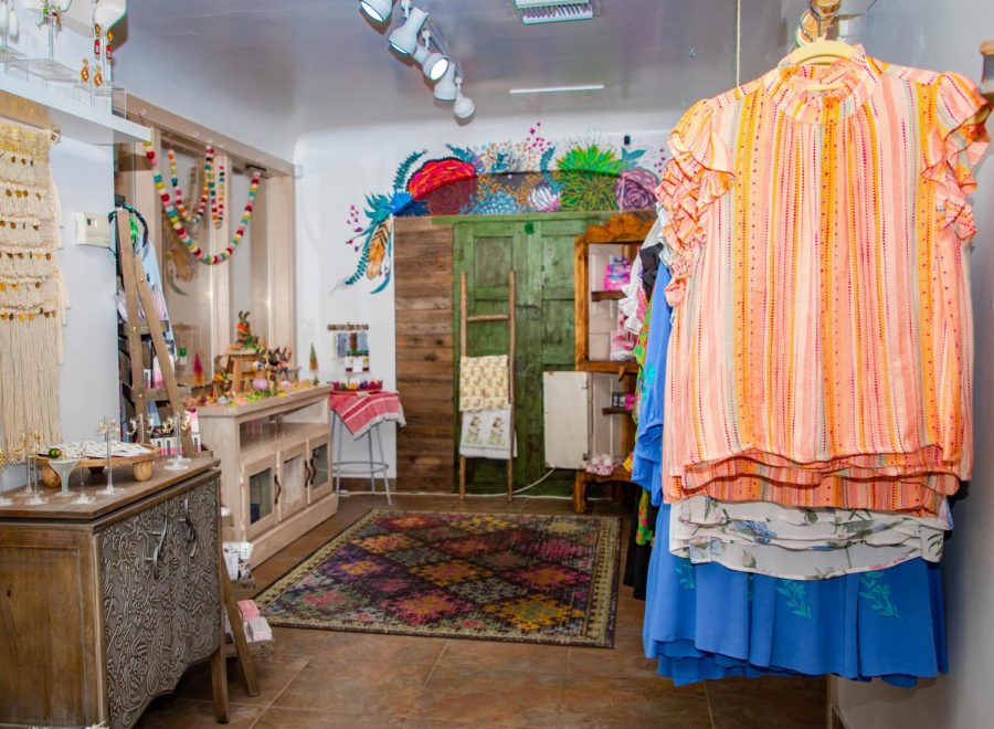Dos Femmes is a local boutique located on Doniphan. The shop is ran by two sisters who sell woman’s clothing, bags, and earrings. 