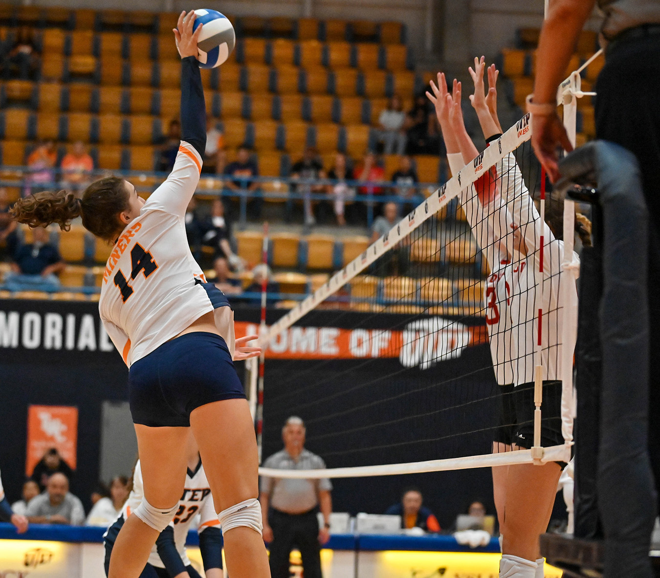 UTEP volleyball hosts ‘Borderland Invitational’ – The Prospector