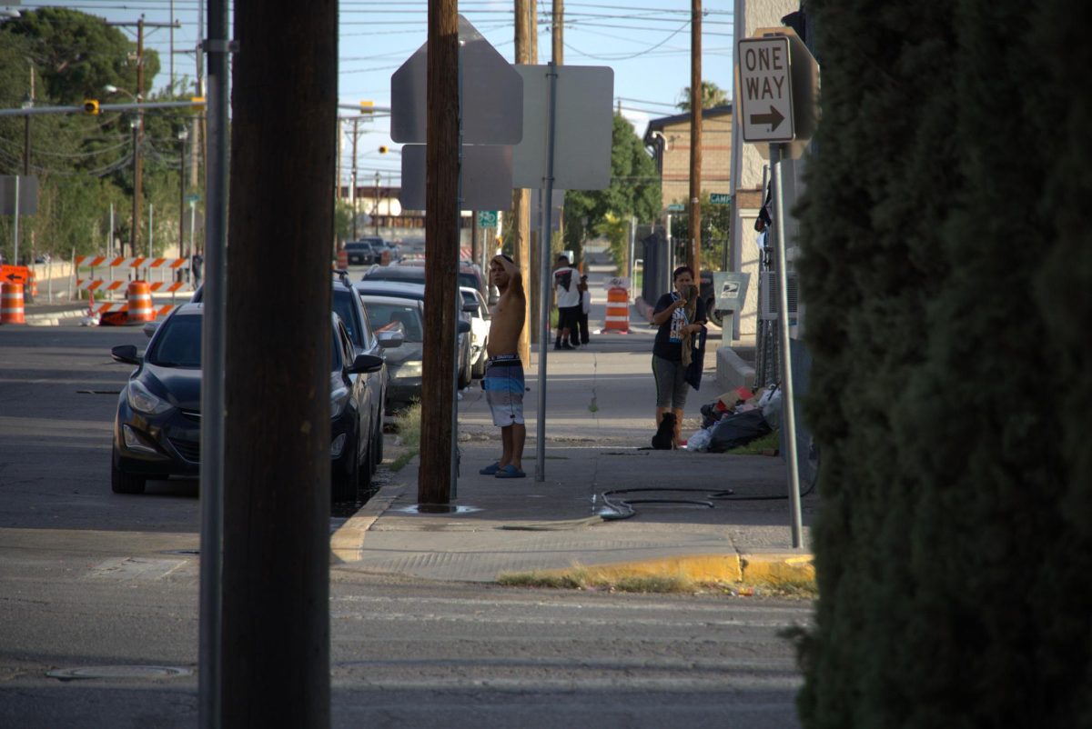 El Segundo Barrio is home to 8,747 citizens, 58% of which are living below the poverty line. 